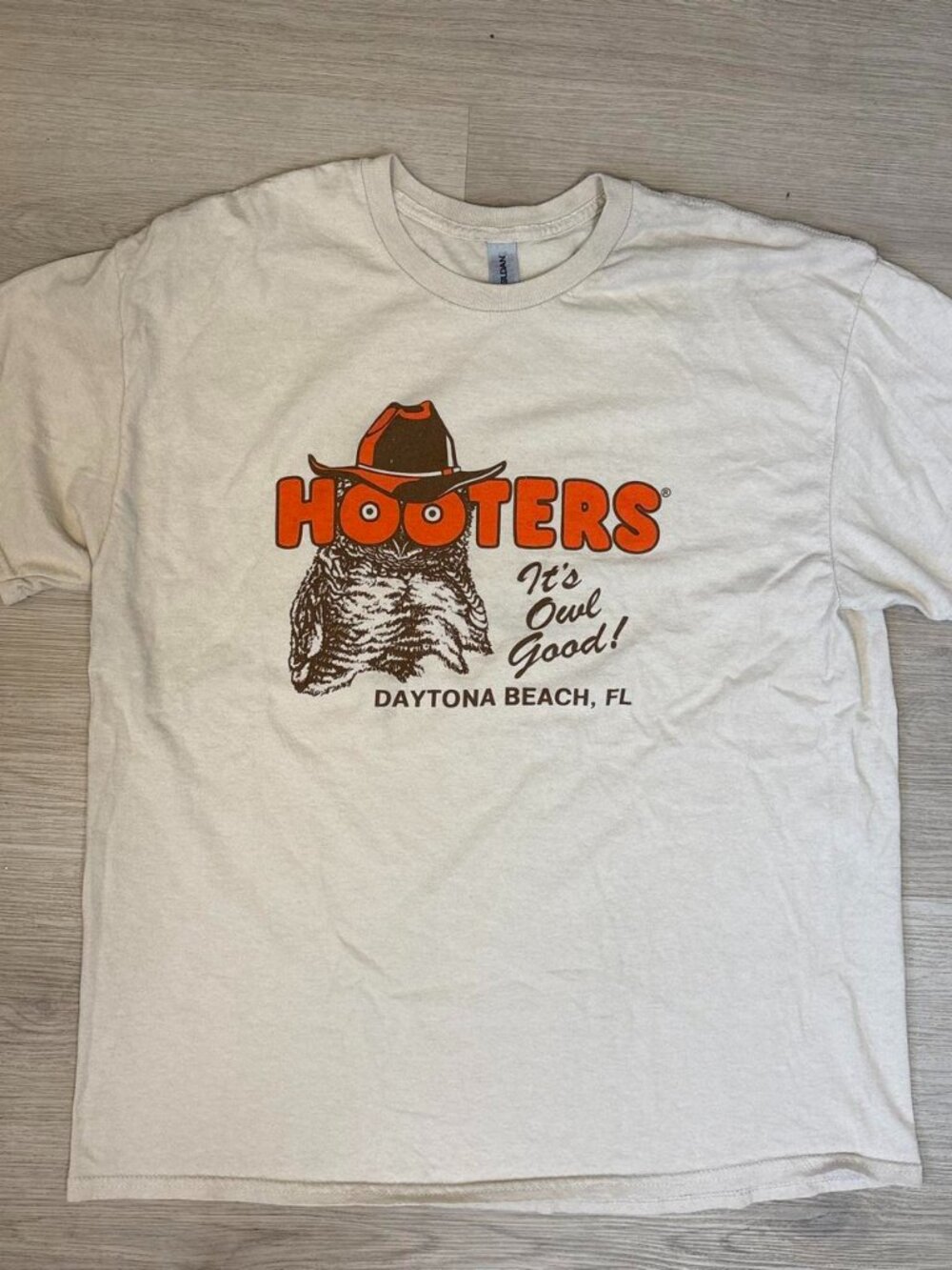 Hooters Shirt
